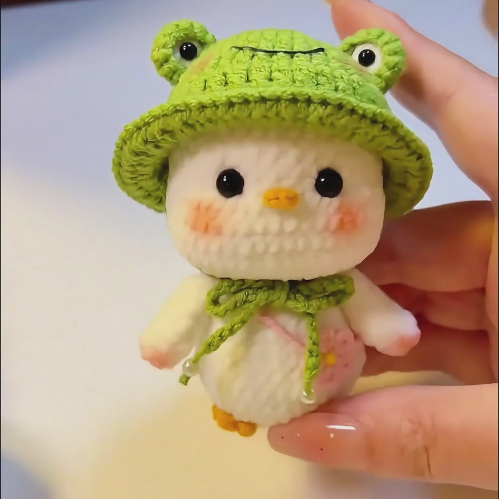 Frog Hat Crochet Kit | DIY Amigurumi Keychain & Bag Pendant – Joyclub